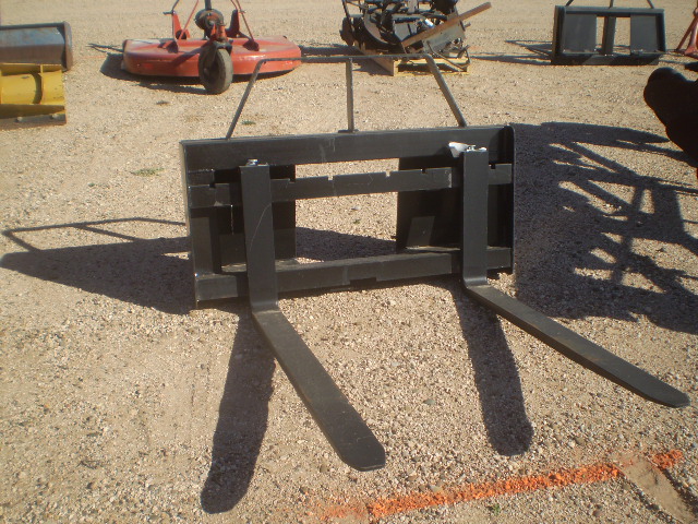 DH skid steer pallet forks